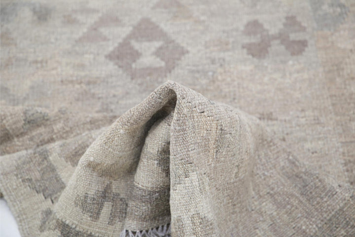 Kilim 2’ 6″ x 4’ 4″ - No. AV46586 - ALRUG Rug Store