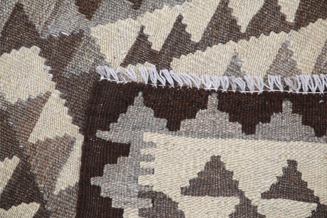 Kilim 3’ 3″ x 5’ 1″ - No. AV22450 - ALRUG Rug Store