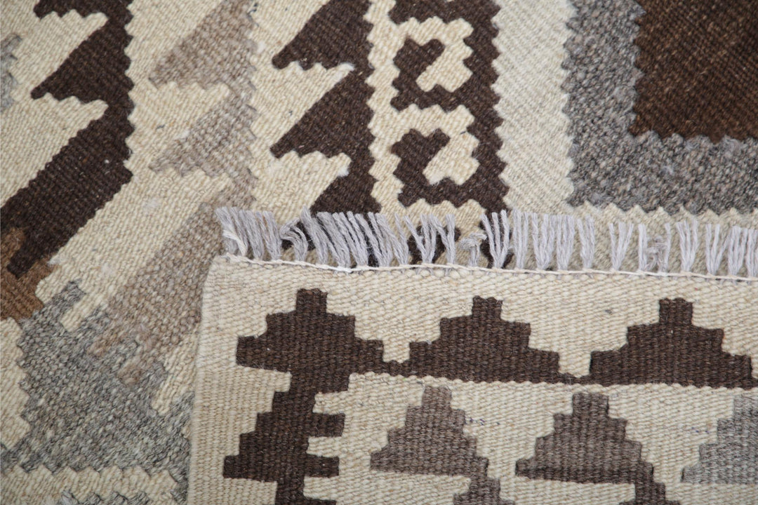 Kilim 2’ 8″ x 3’ 10” - No. AV96255 - ALRUG Rug Store