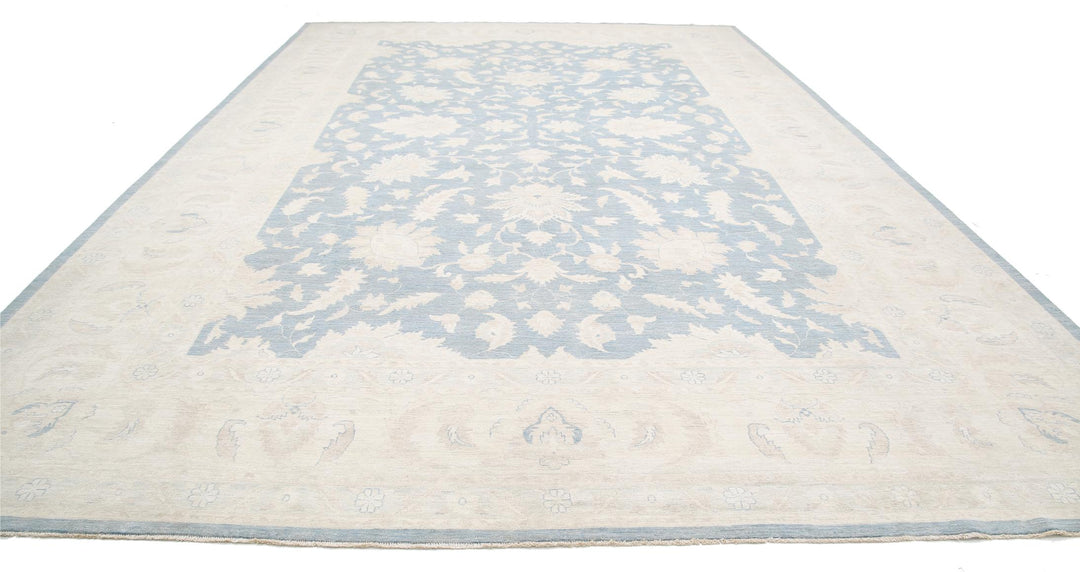 Serenity 13’ 2″ x 19’ 8″ - No. AV62021 - ALRUG Rug Store