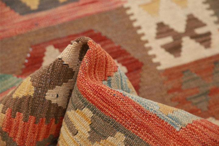 Kilim 2’ 5″ x 3’ 10” - No. AV75360 - ALRUG Rug Store