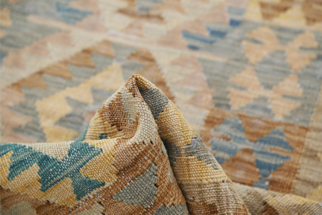 Kilim 2’ 4″ x 3’ 10” - No. AV68661 - ALRUG Rug Store