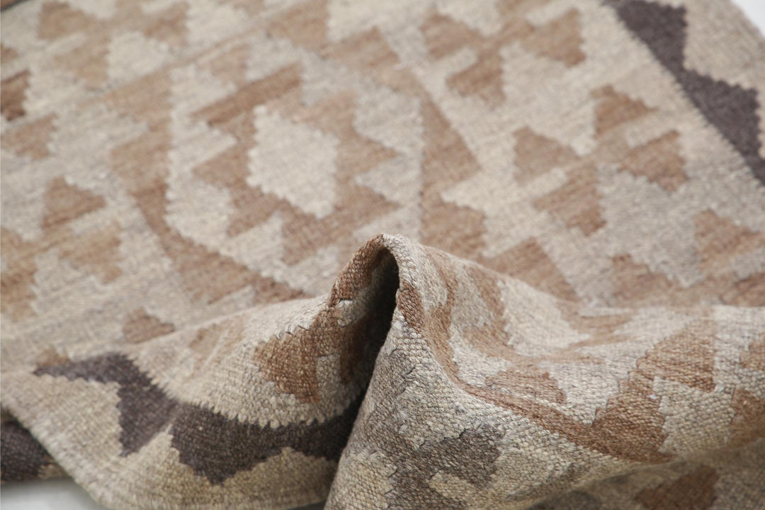 Kilim 2’ 1″ x 3’ 3″ - No. AV18472 - ALRUG Rug Store