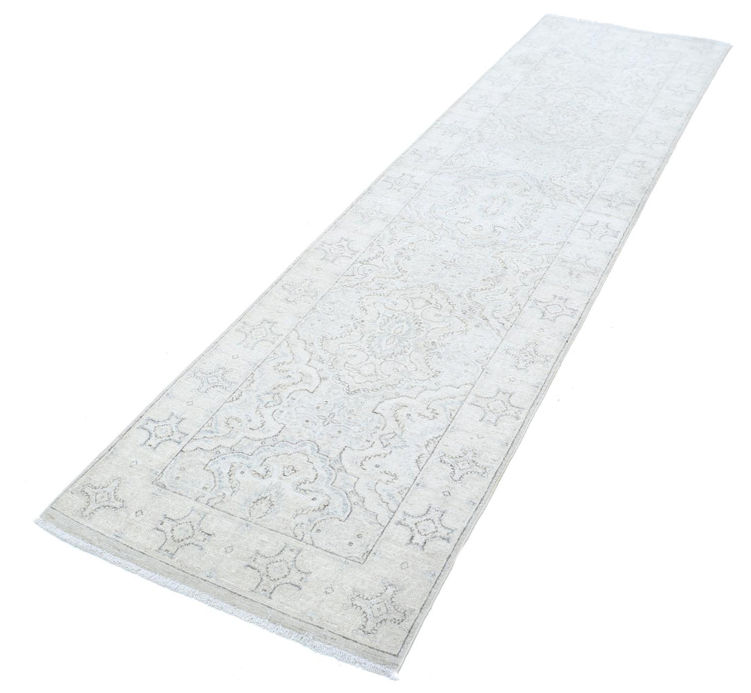 Serenity 2’ 6″ x 9’ 6″ - No. AV50415 - ALRUG Rug Store