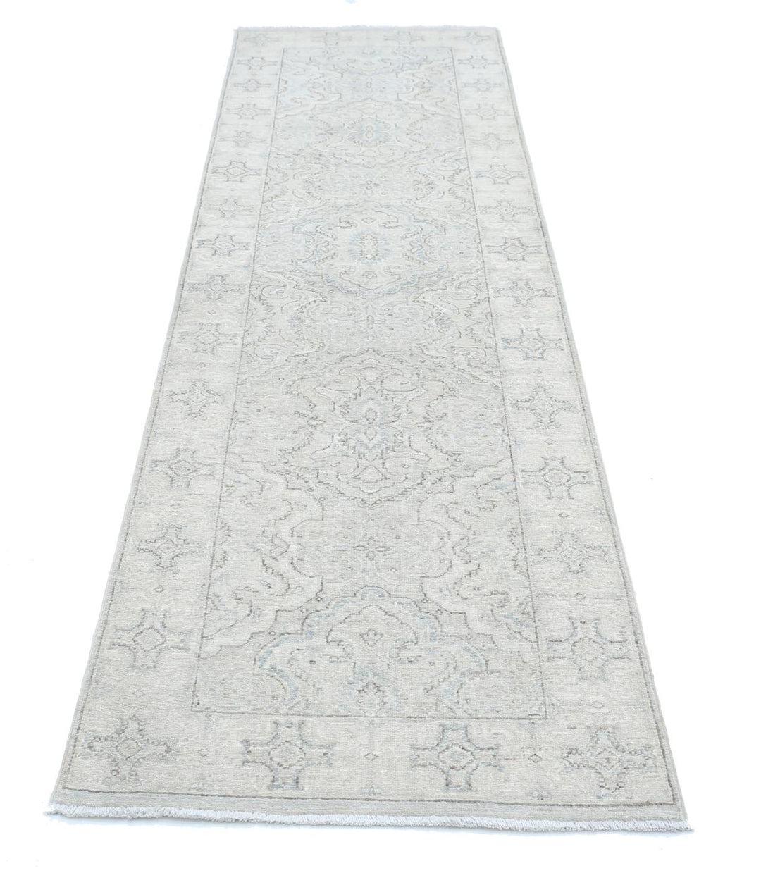 Serenity 2’ 6″ x 9’ 6″ - No. AV50415 - ALRUG Rug Store