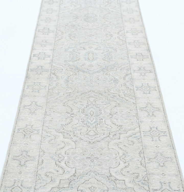 Serenity 2’ 6″ x 9’ 6″ - No. AV50415 - ALRUG Rug Store