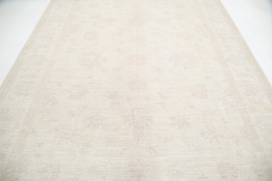 Serenity 8’ 2″ x 11’ 2″ - No. AV39634 - ALRUG Rug Store