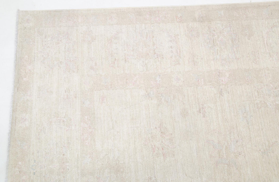 Serenity 8’ 2″ x 11’ 2″ - No. AV39634 - ALRUG Rug Store