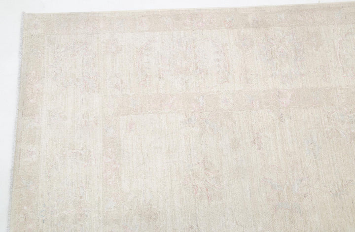 Serenity 8’ 2″ x 11’ 2″ - No. AV39634 - ALRUG Rug Store