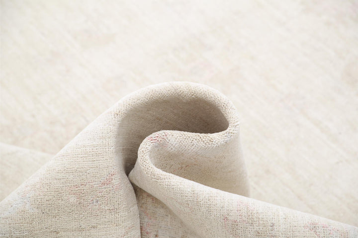 Serenity 8’ 2″ x 11’ 2″ - No. AV39634 - ALRUG Rug Store