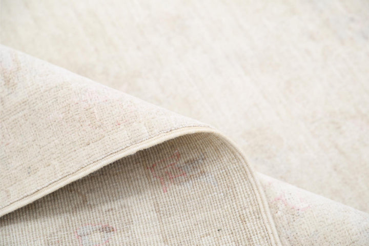 Serenity 8’ 2″ x 11’ 2″ - No. AV39634 - ALRUG Rug Store