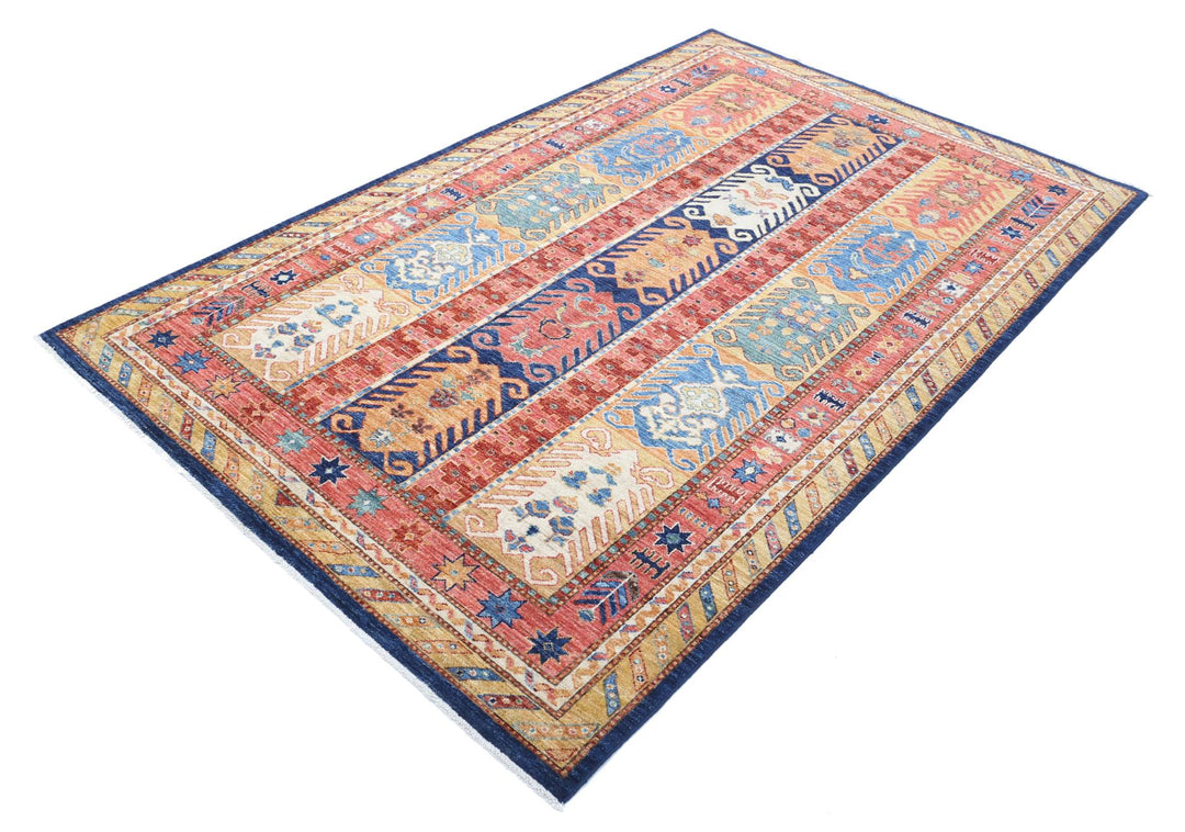 Humna 5’ 1″ x 8’ 0″ - No. AV96967 - ALRUG Rug Store