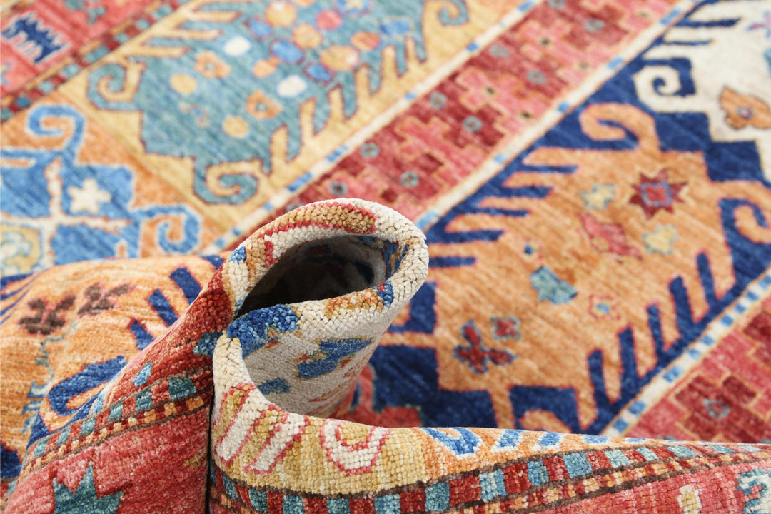 Humna 5’ 1″ x 8’ 0″ - No. AV96967 - ALRUG Rug Store