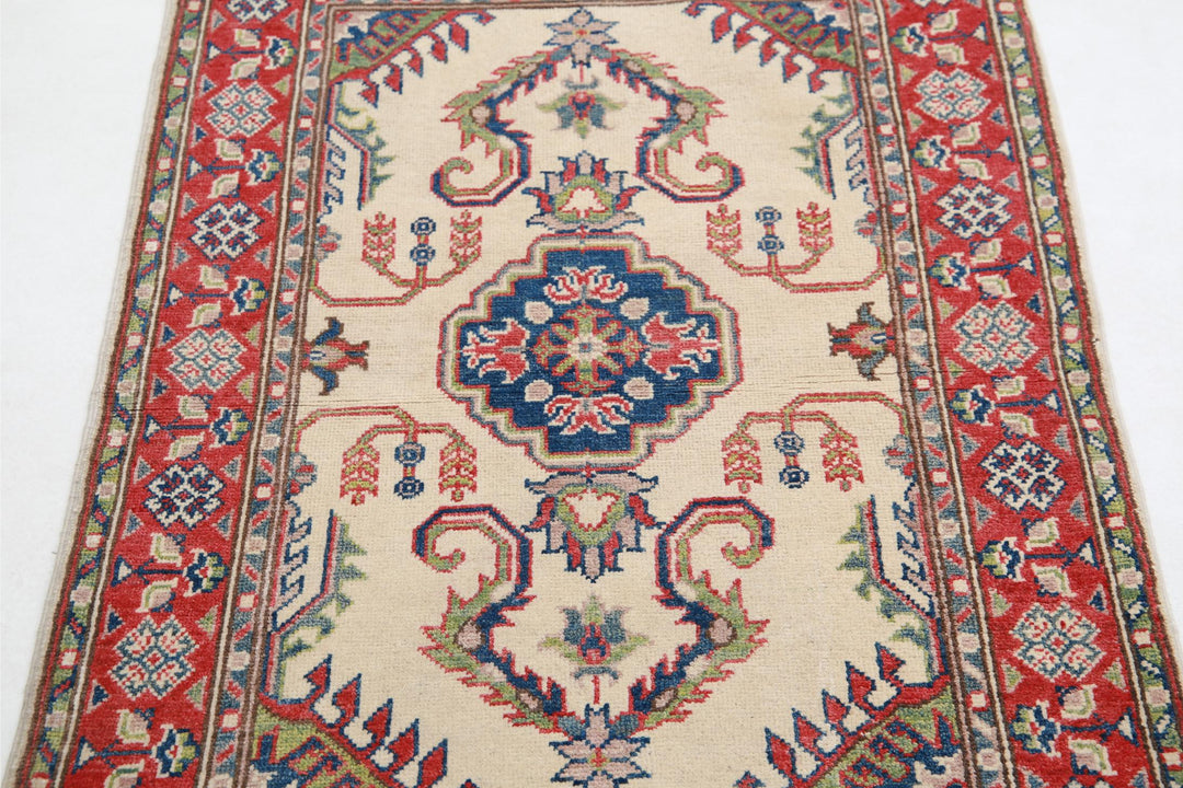 Kazak 2’ 7″ x 4’ 0″ - No. AV73858 - ALRUG Rug Store