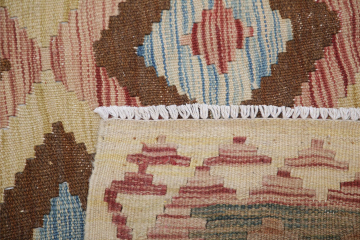 Kilim 4’ 10” x 7’ 9″ - No. AV38915 - ALRUG Rug Store