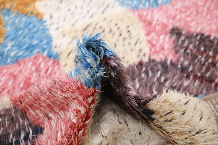 Moroccan 6’ 7″ x 9’ 3″ - No. AV27172 - ALRUG Rug Store