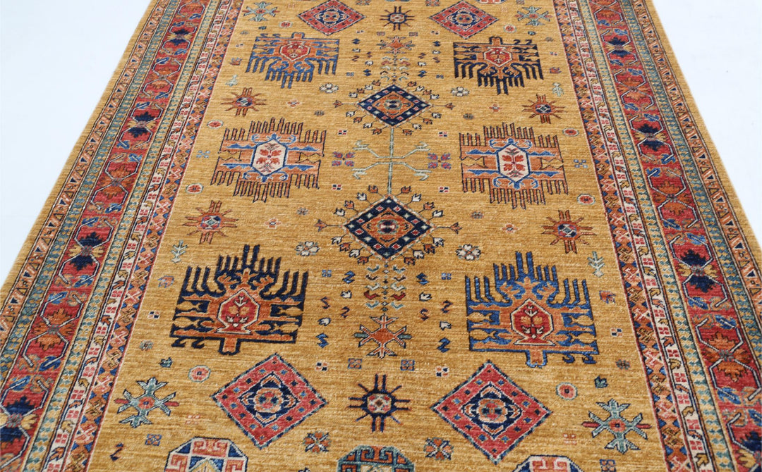 Humna 6’ 0″ x 8’ 6″ - No. AV15809 - ALRUG Rug Store