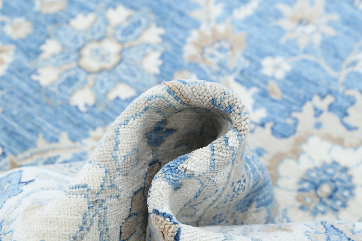 Serenity 8’ 0″ x 10’ 0″ - No. AV30785 - ALRUG Rug Store