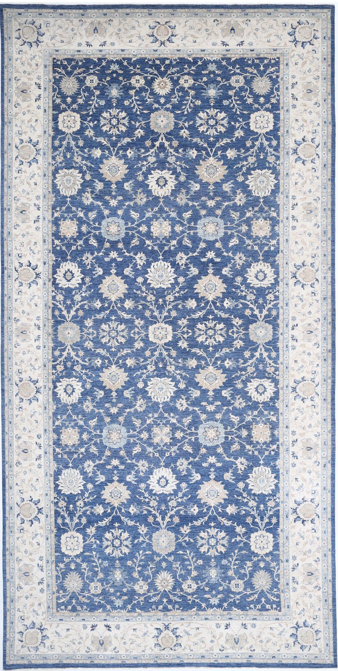 Serenity 9’ 9″ x 21’ 1″ - No. AV32991 - ALRUG Rug Store