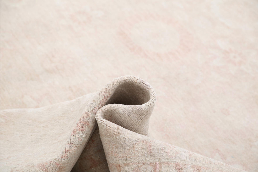 Serenity 11’ 8″ x 13’ 8″ - No. AV27282 - ALRUG Rug Store