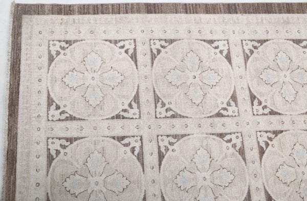 Pakistani Artemix Rug 12' 10" x 17' 1" Hand-Knotted border