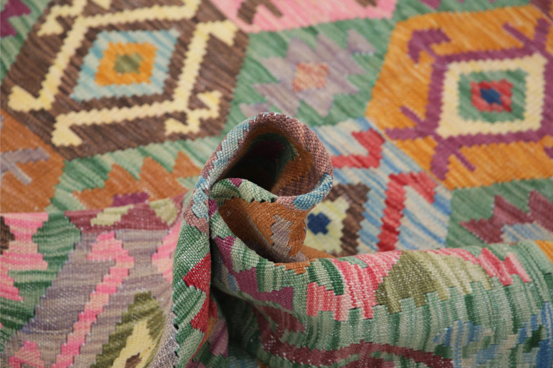 Kilim 4’ 11” x 6’ 4″ - No. AV80107 - ALRUG Rug Store