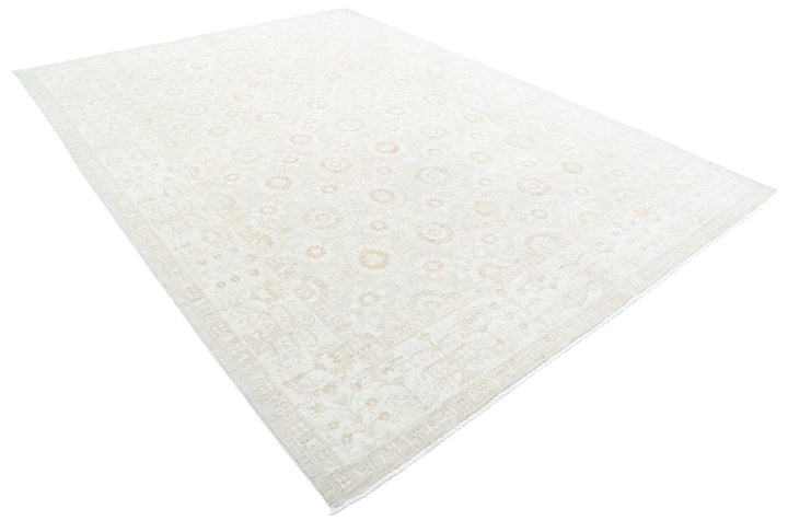 Serenity 8’ 8″ x 11’ 8″ - No. AV22567 - ALRUG Rug Store