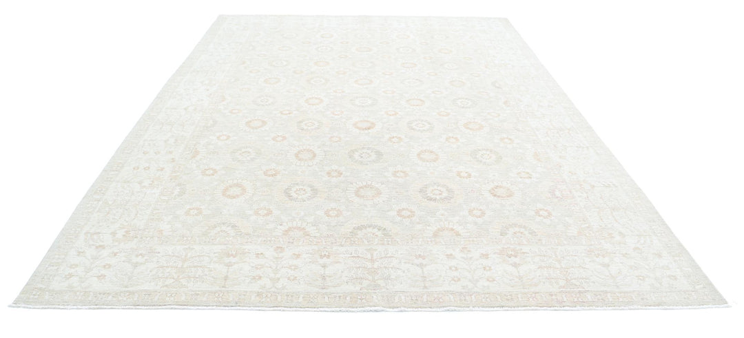 Serenity 8’ 8″ x 11’ 8″ - No. AV22567 - ALRUG Rug Store