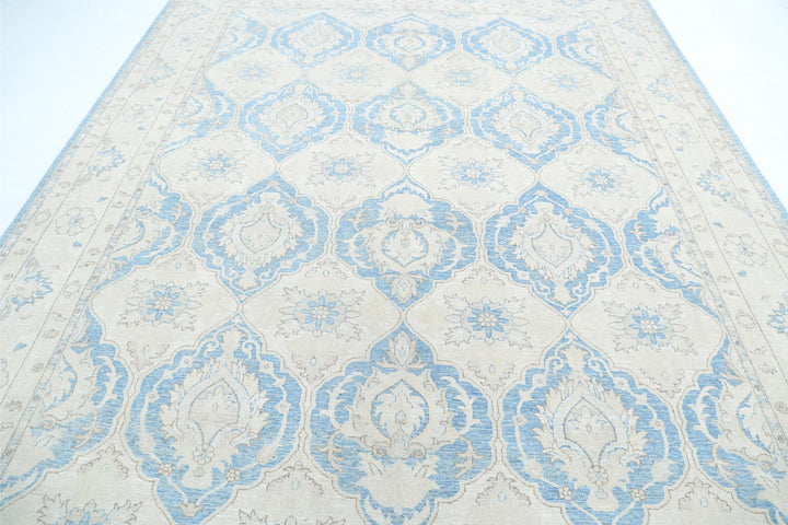 Serenity 9’ 2″ x 11’ 4″ - No. AV28802 - ALRUG Rug Store