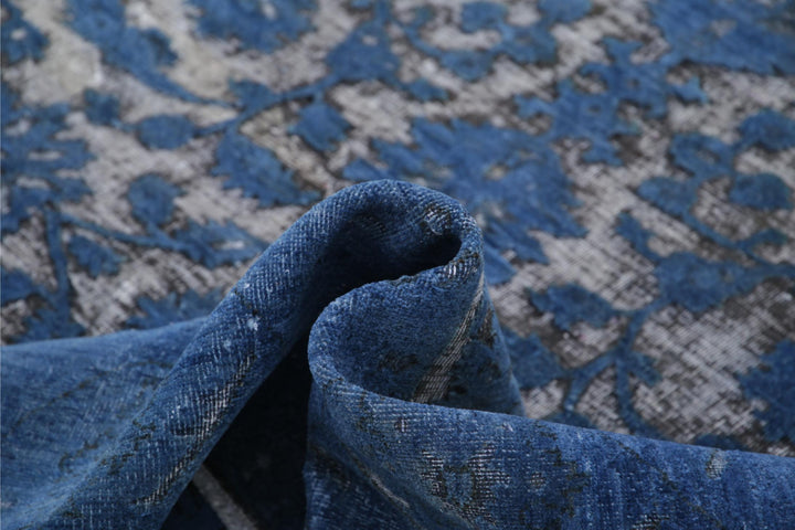 Onyx 7’ 8″ x 9’ 5″ - No. AV55888 - ALRUG Rug Store