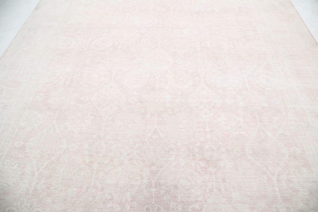 Serenity 9’ 1″ x 12’ 3″ - No. AV40829 - ALRUG Rug Store