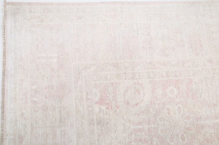 Serenity 9’ 1″ x 12’ 3″ - No. AV40829 - ALRUG Rug Store