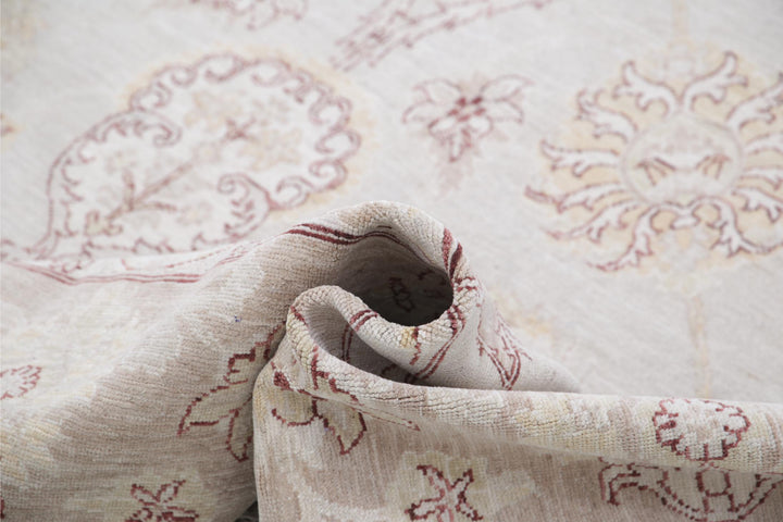 Serenity 8’ 3″ x 10’ 10” - No. AV36803 - ALRUG Rug Store