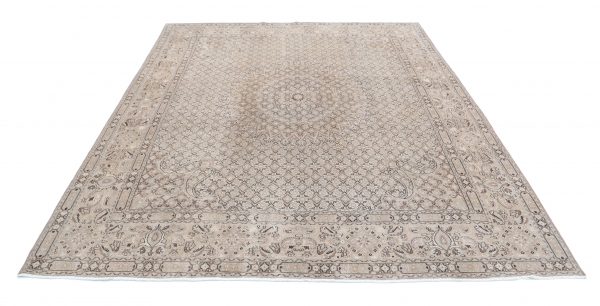 Vintage 7’ 9″ x 9’ 7″ - No. AV68377