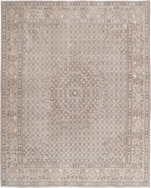 Vintage 7’ 9″ x 9’ 7″ - No. AV68377