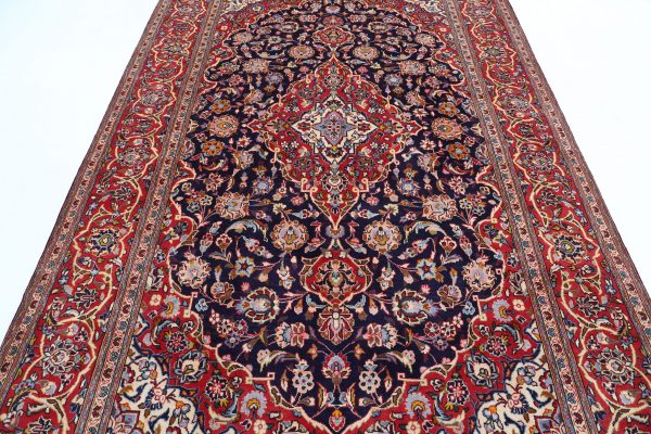 Kashan 6’ 5″ x 10’ 3″ - No. AV40669