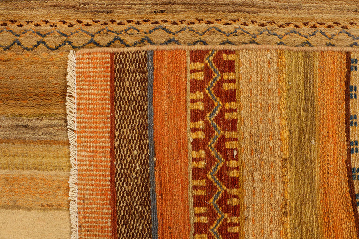 Navajo White Pakistani Gabbeh Rug 4' 2" x 6' Hand-Knotted texture