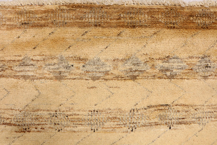 Navajo White Gabbeh 4' 1 x 6' 1 - No. 34030 - ALRUG Rug Store