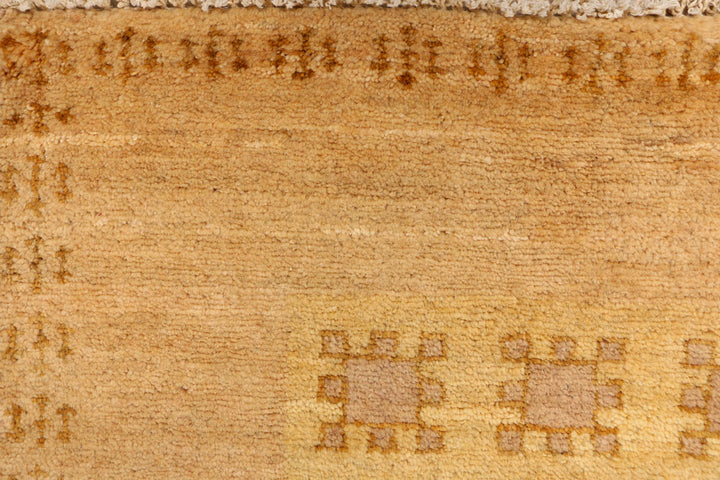 Tan Gabbeh 2' 7 x 4' 11 - No. 34131 - ALRUG Rug Store