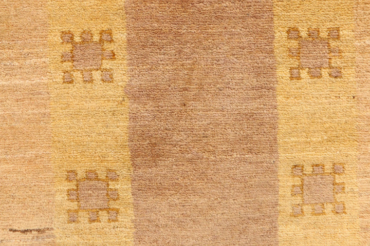 Tan Gabbeh 2' 7 x 4' 11 - No. 34131 - ALRUG Rug Store