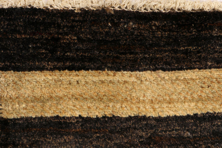 Navajo White Gabbeh 2' 7 x 10' - No. 34172 - ALRUG Rug Store