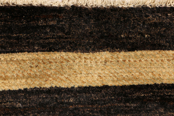 Navajo White Gabbeh 2' 7 x 10' - No. 34172 - ALRUG Rug Store