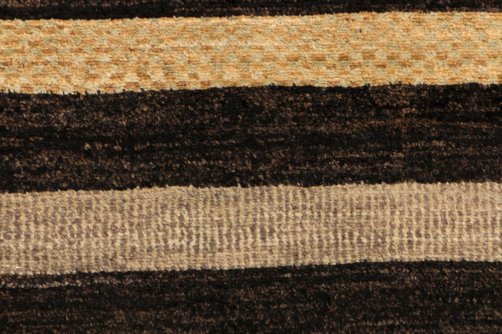 Navajo White Gabbeh 2' 7 x 10' - No. 34172 - ALRUG Rug Store