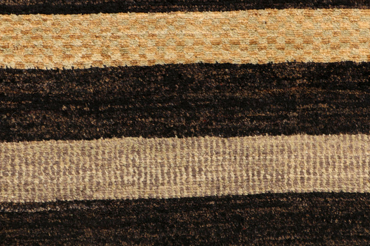 Navajo White Gabbeh 2' 7 x 10' - No. 34172 - ALRUG Rug Store