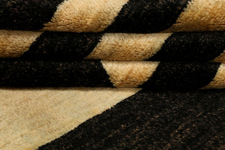 Navajo White Gabbeh 5' 7 x 7' 9 - No. 34185 - ALRUG Rug Store