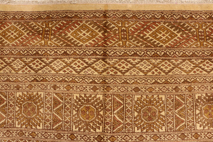 Navajo White Bokhara 6' 5 x 9' 2 - No. 34271 - ALRUG Rug Store