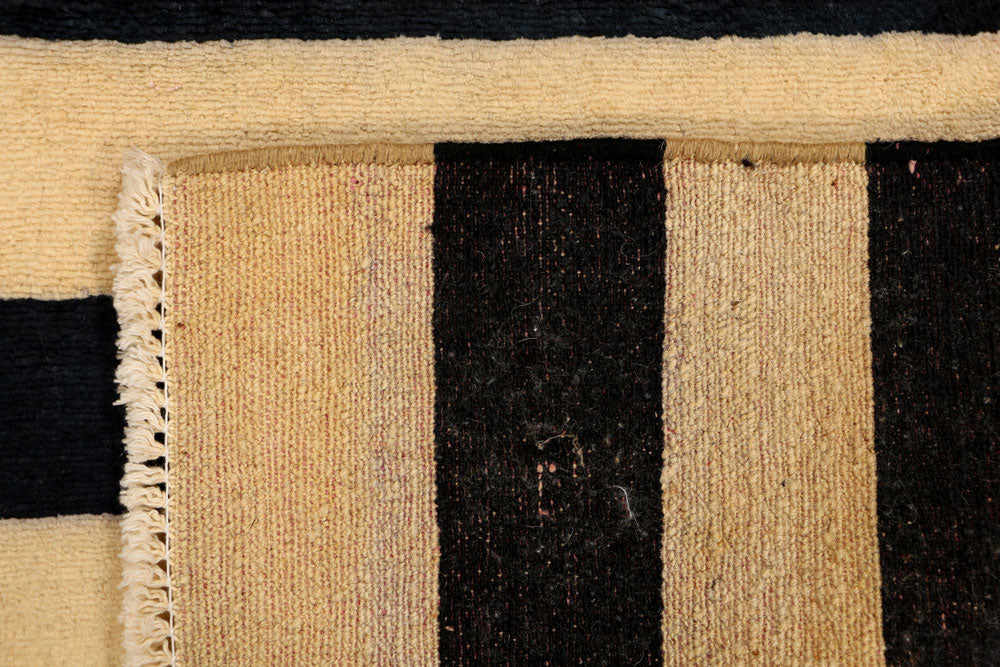 Navajo White Gabbeh 2' 1 x 3' - No. 34323 - ALRUG Rug Store