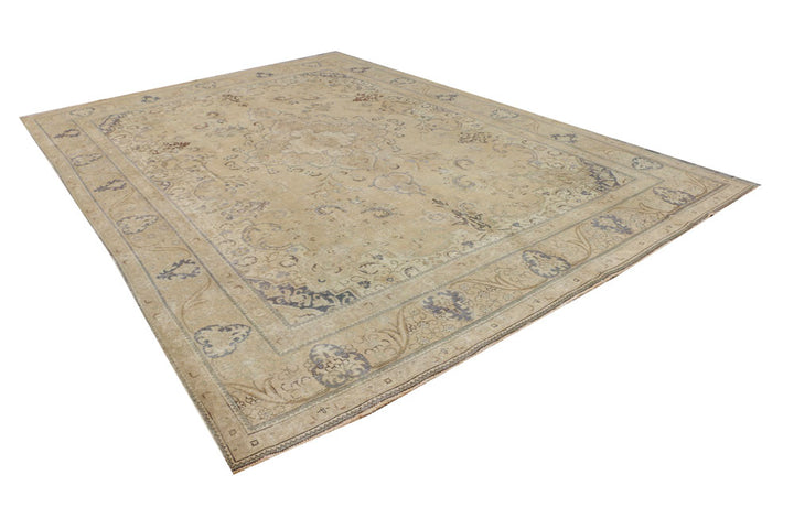 Wheat Vintage 9' 1 x 12' 8 - No. 37551 - ALRUG Rug Store
