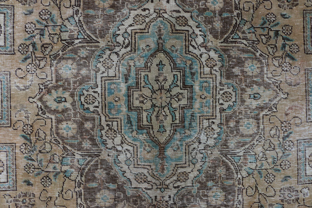 Tan Vintage 7' 6 x 10' 4 - No. 37557 - ALRUG Rug Store