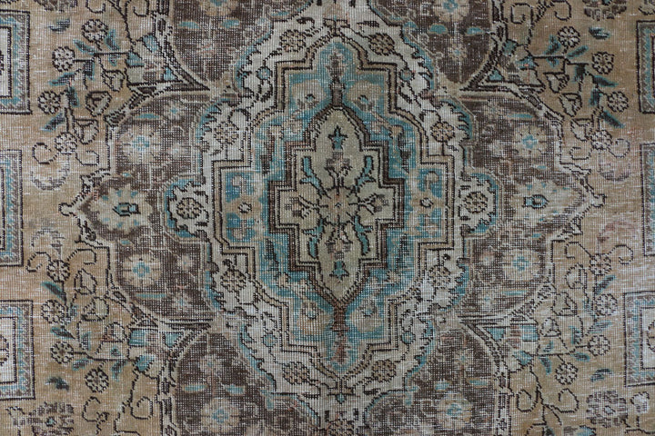 Tan Vintage 7' 6 x 10' 4 - No. 37557 - ALRUG Rug Store